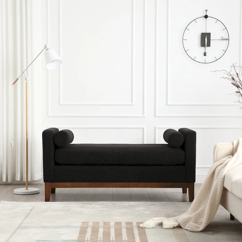 Elegancka tapicerowana ławka z drewnianymi nogami