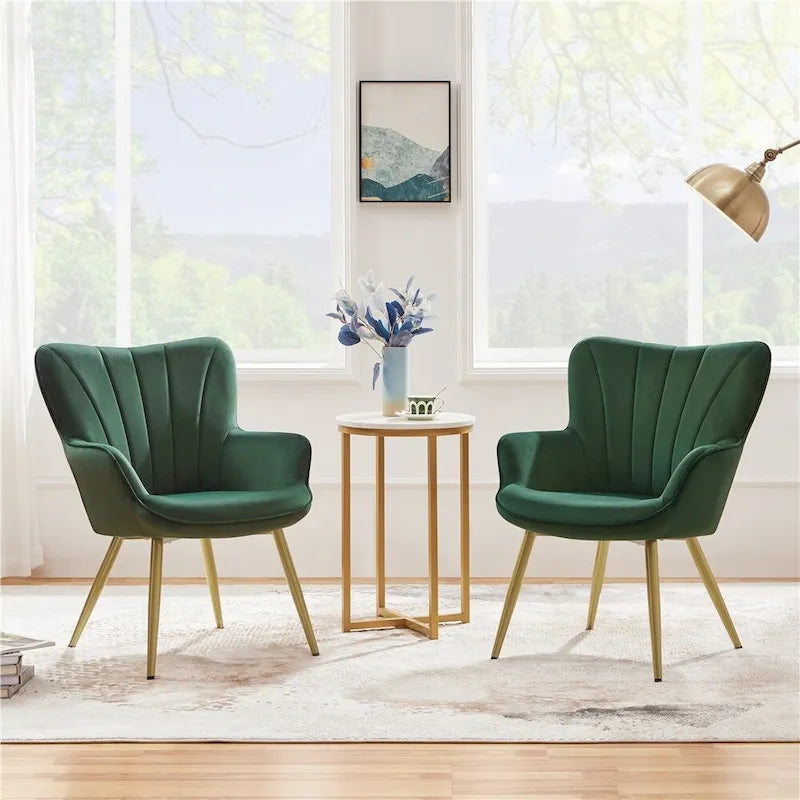 Poltroncina d'accento moderna in velluto con schienale curvo plissettato, ideale per il soggiorno