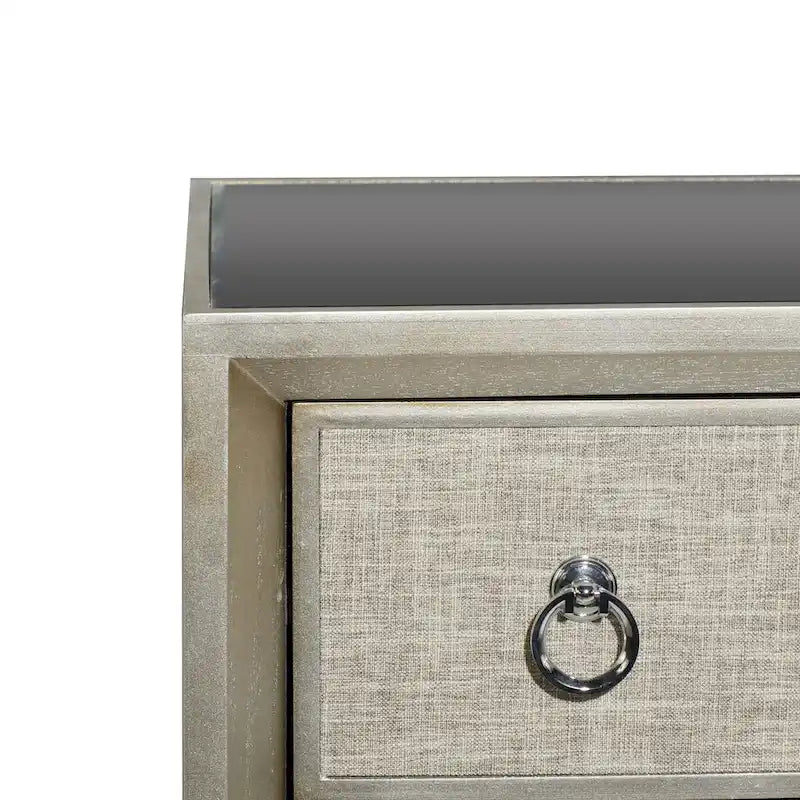 Cassettiera in legno con pannello frontale imbottito, 3 cassetti, piano a specchio e maniglie ad anello - Beige